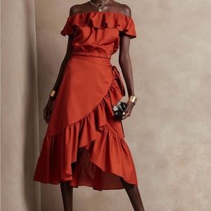 BANANA REPUBLIC WRAP HI-LOW SKIRT size XS. Color rusty orange